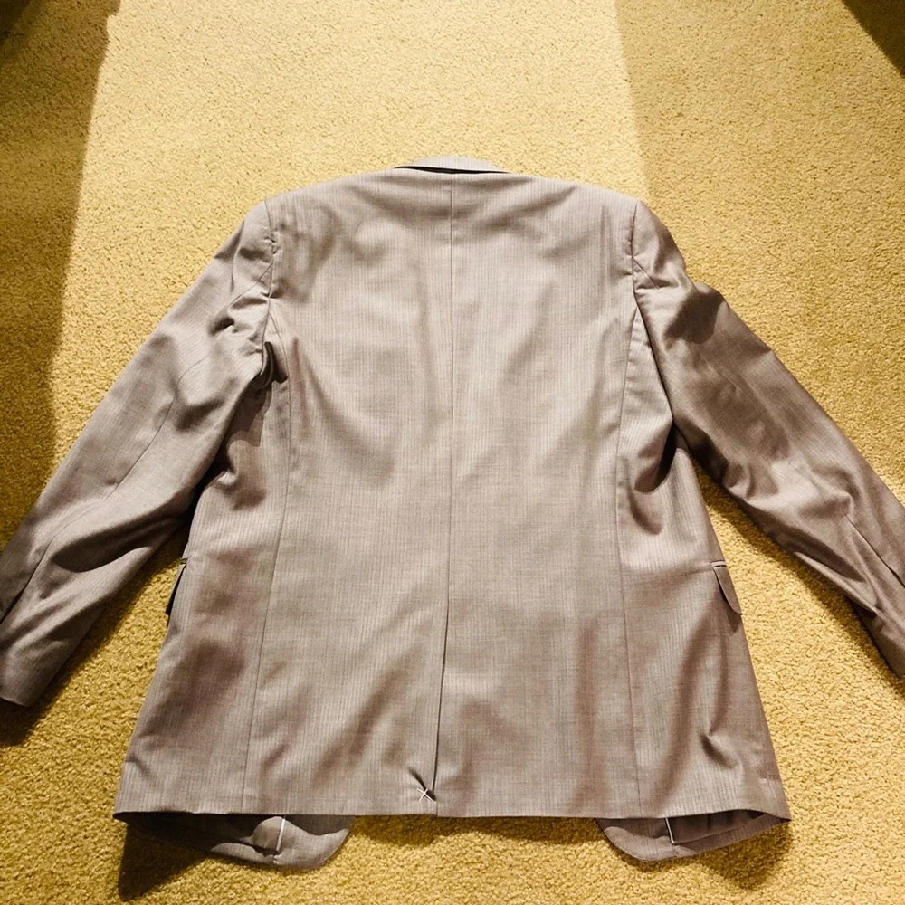 Perry Ellis 3-Button 2-Piece Suit